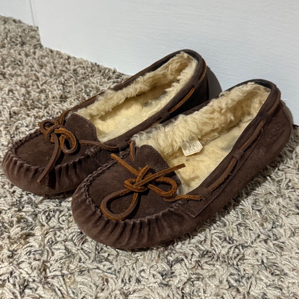 UGG Australia Dakota Chocolate Brown Suede Moccasin Slippers 5650 Womens 6